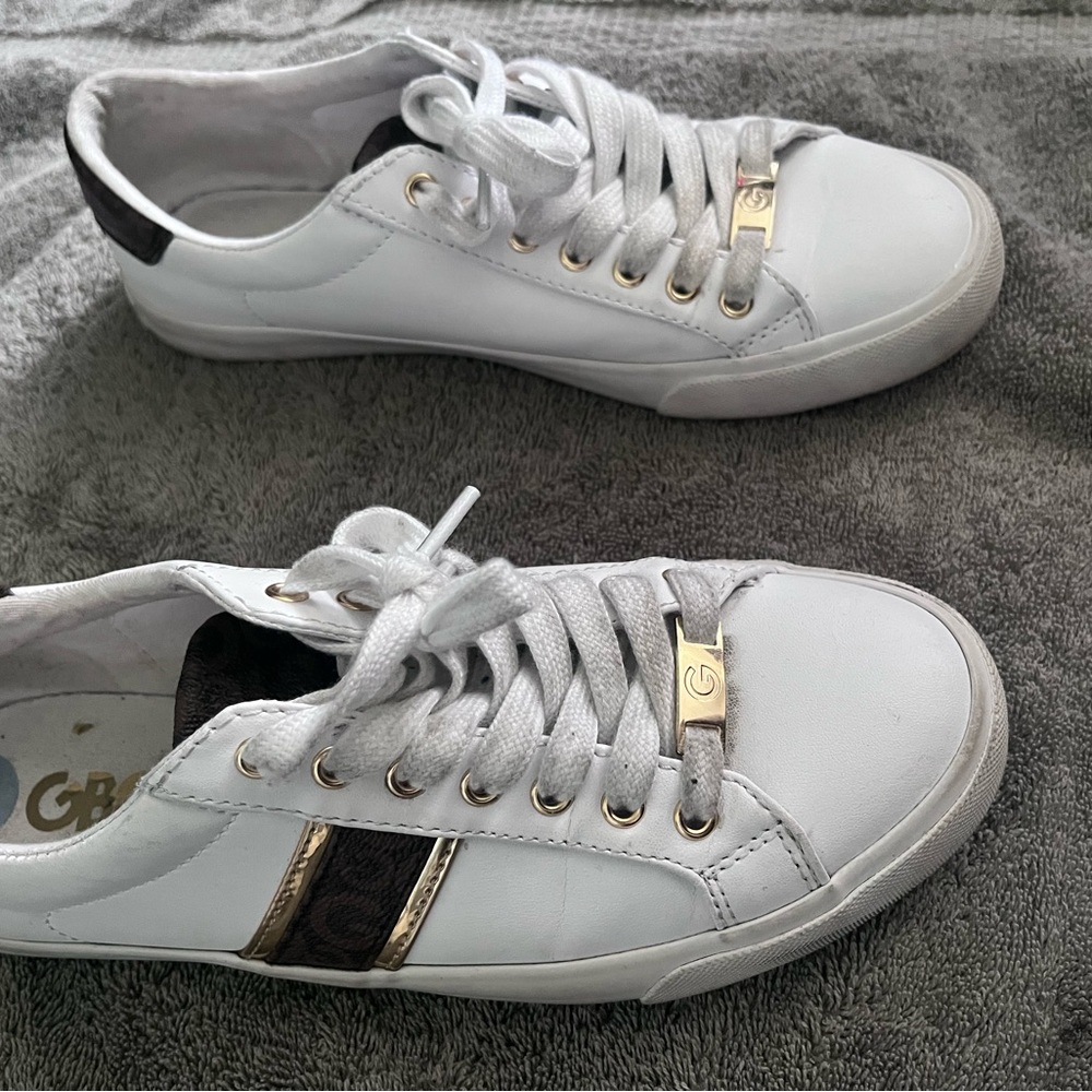 Guess Women's Sneakers 8.5